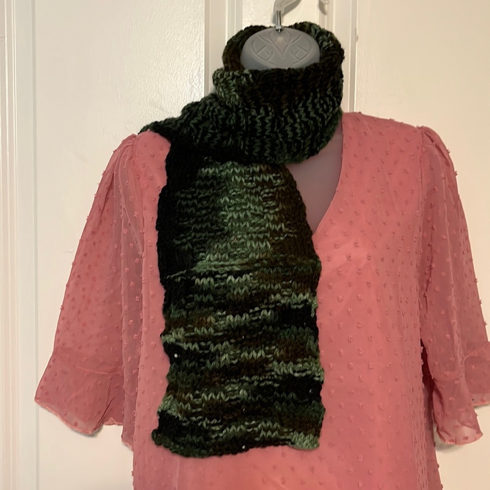 2 for $30 🤎🆕 hand-knitted black/green multi scarf with scalloped edge